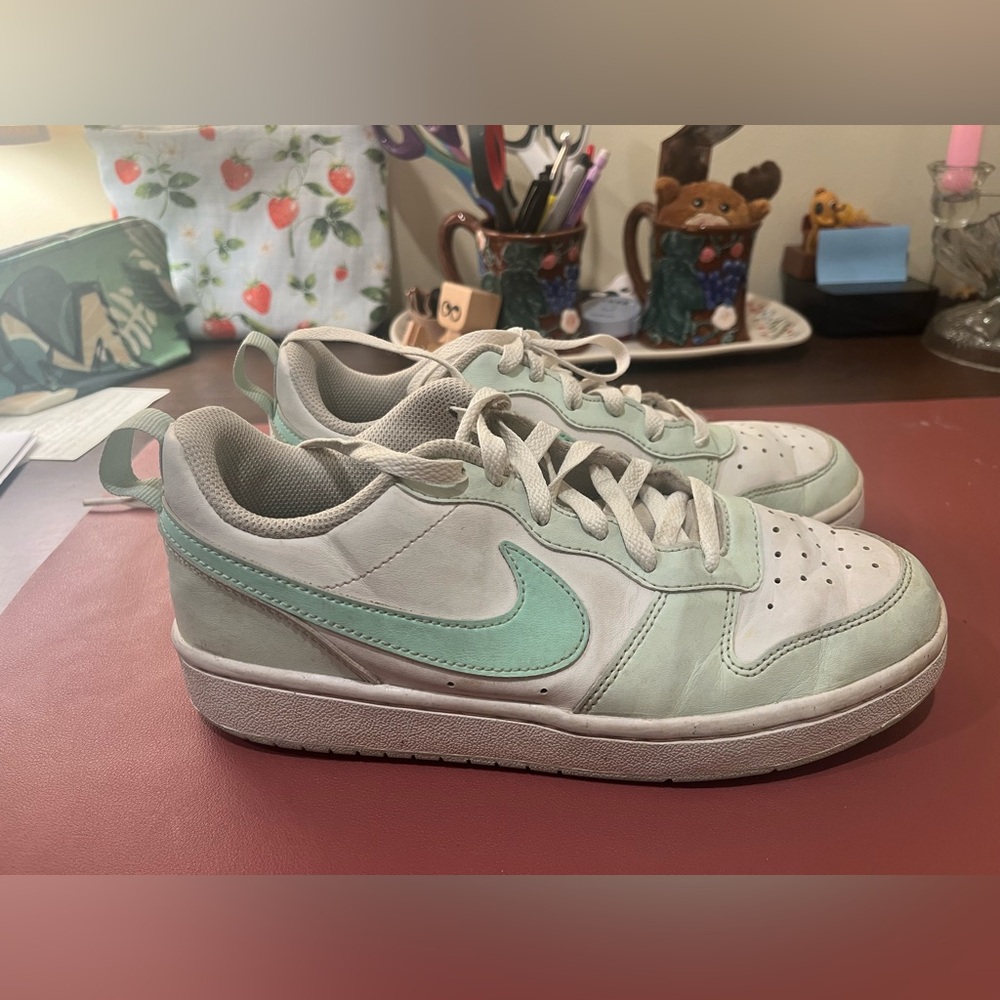 Nike Mint and White Casual Sneakers